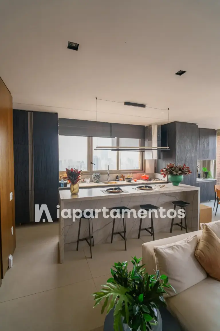 Cozinha de apartamento decorado do Praça Lindenberg Itaim. Foto real