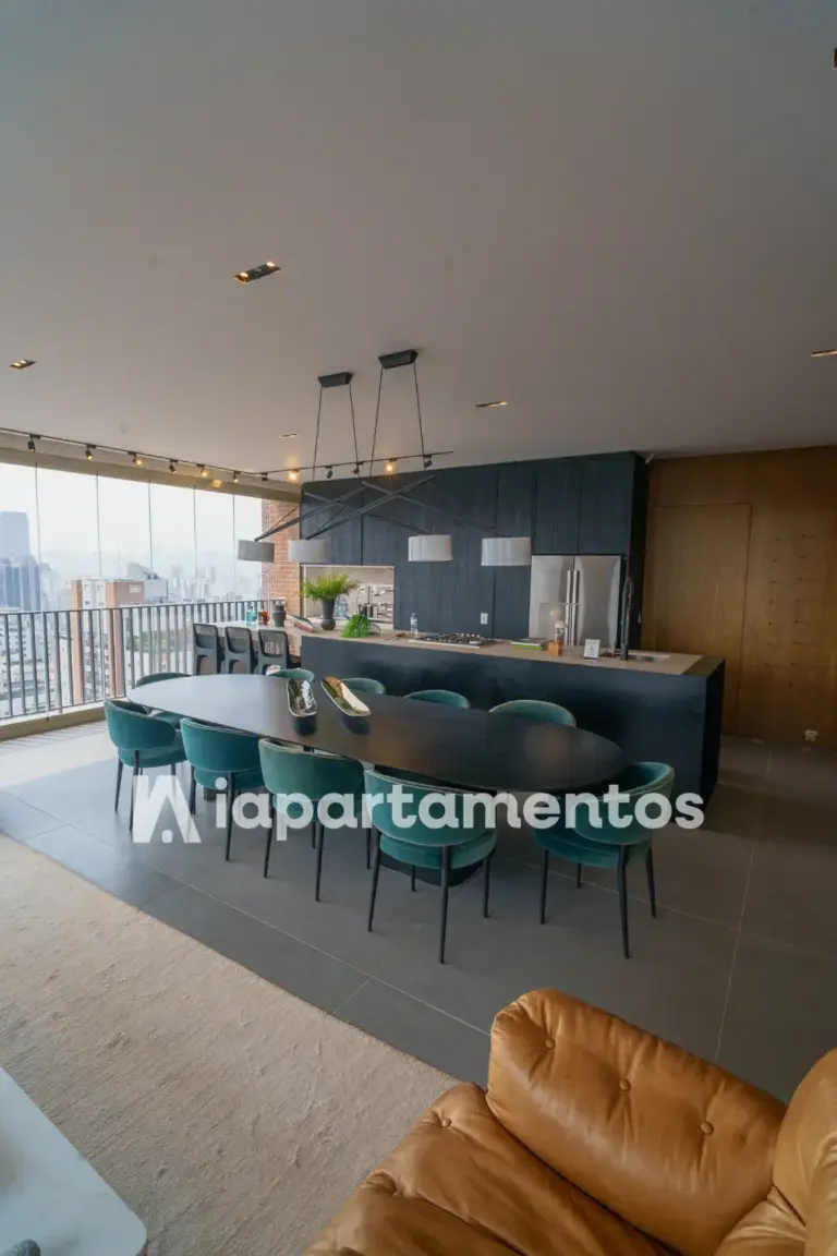 Cozinha e jantar de apartamento decorado do Praça Lindenberg Itaim. Foto real